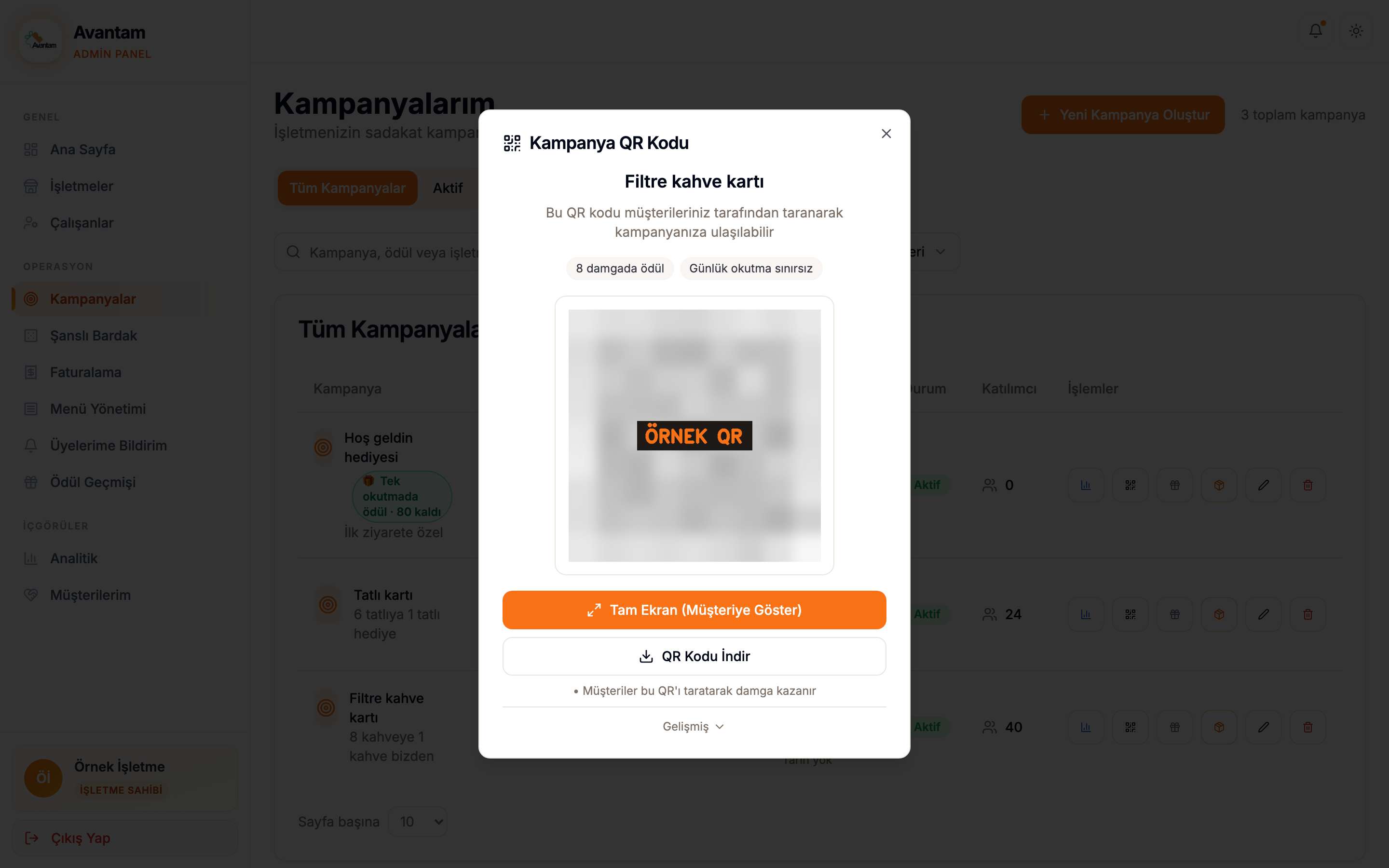 Kampanya QR kodu penceresi: tam ekran ve indirme düğmeleri (QR örnek olarak gizlendi)